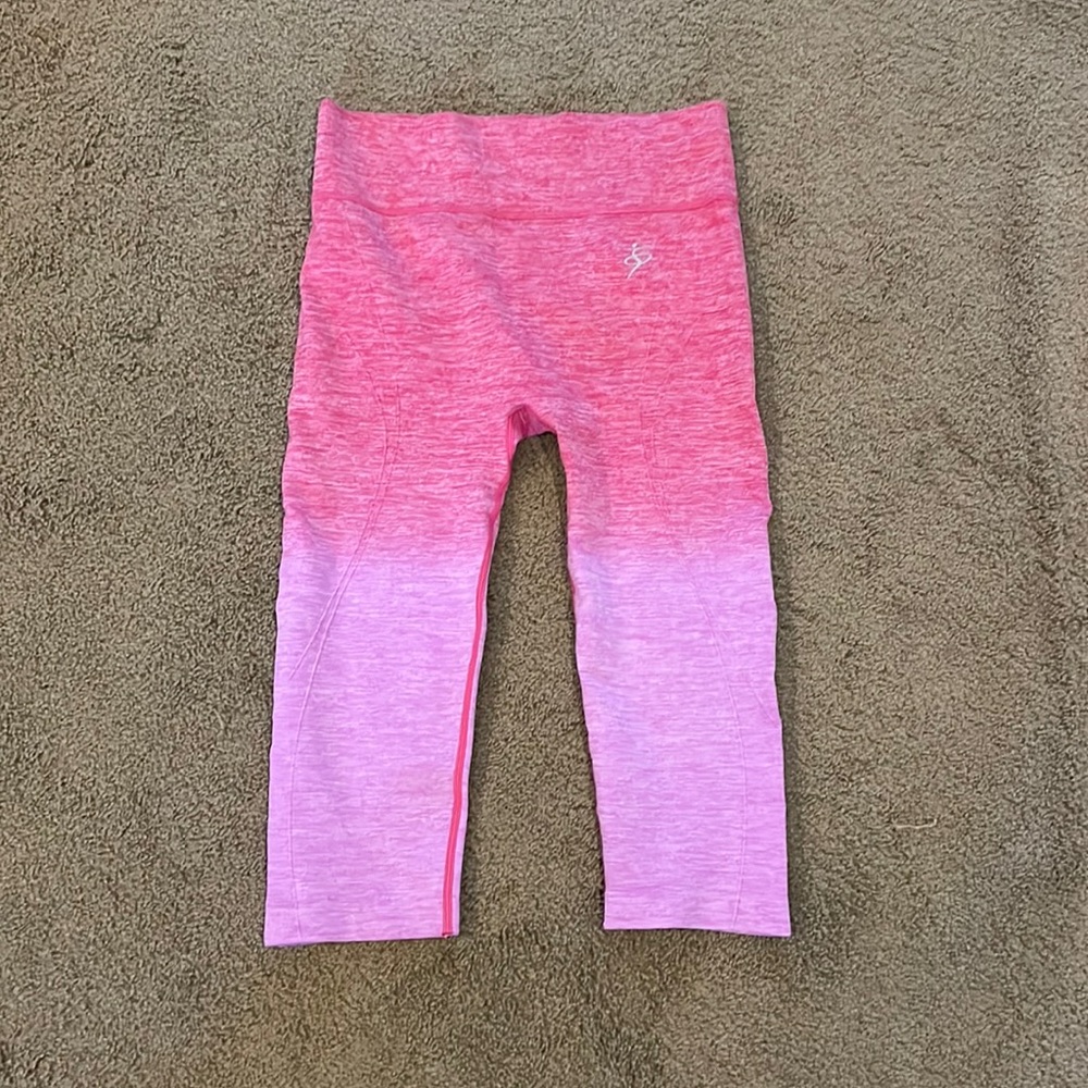 Cropped Legging, “Amazing Sports,”Hombre Pink & Purple. Size L/XL.